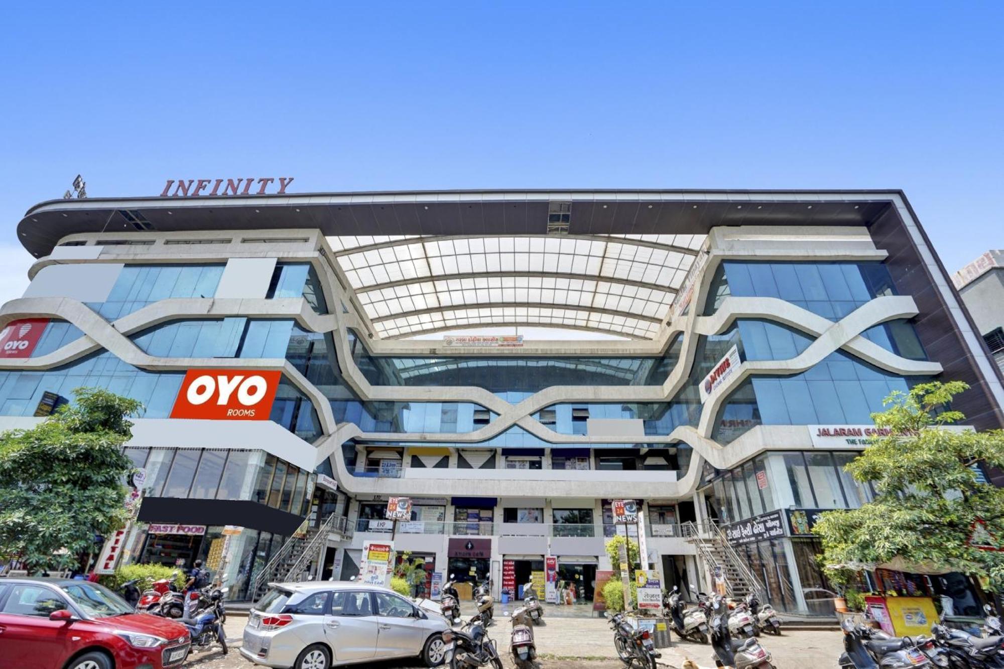 Hotel O Infinity Surat Ngoại thất bức ảnh