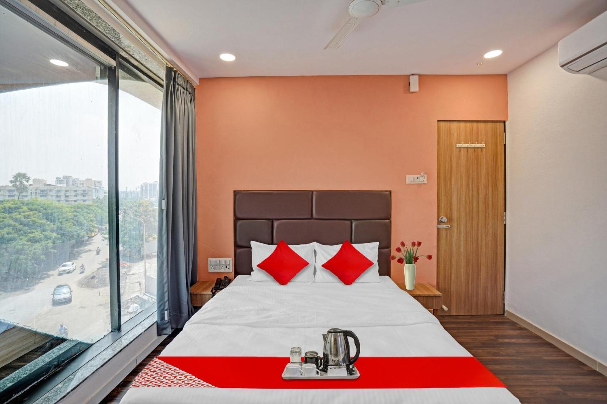 Hotel O Infinity Surat Ngoại thất bức ảnh