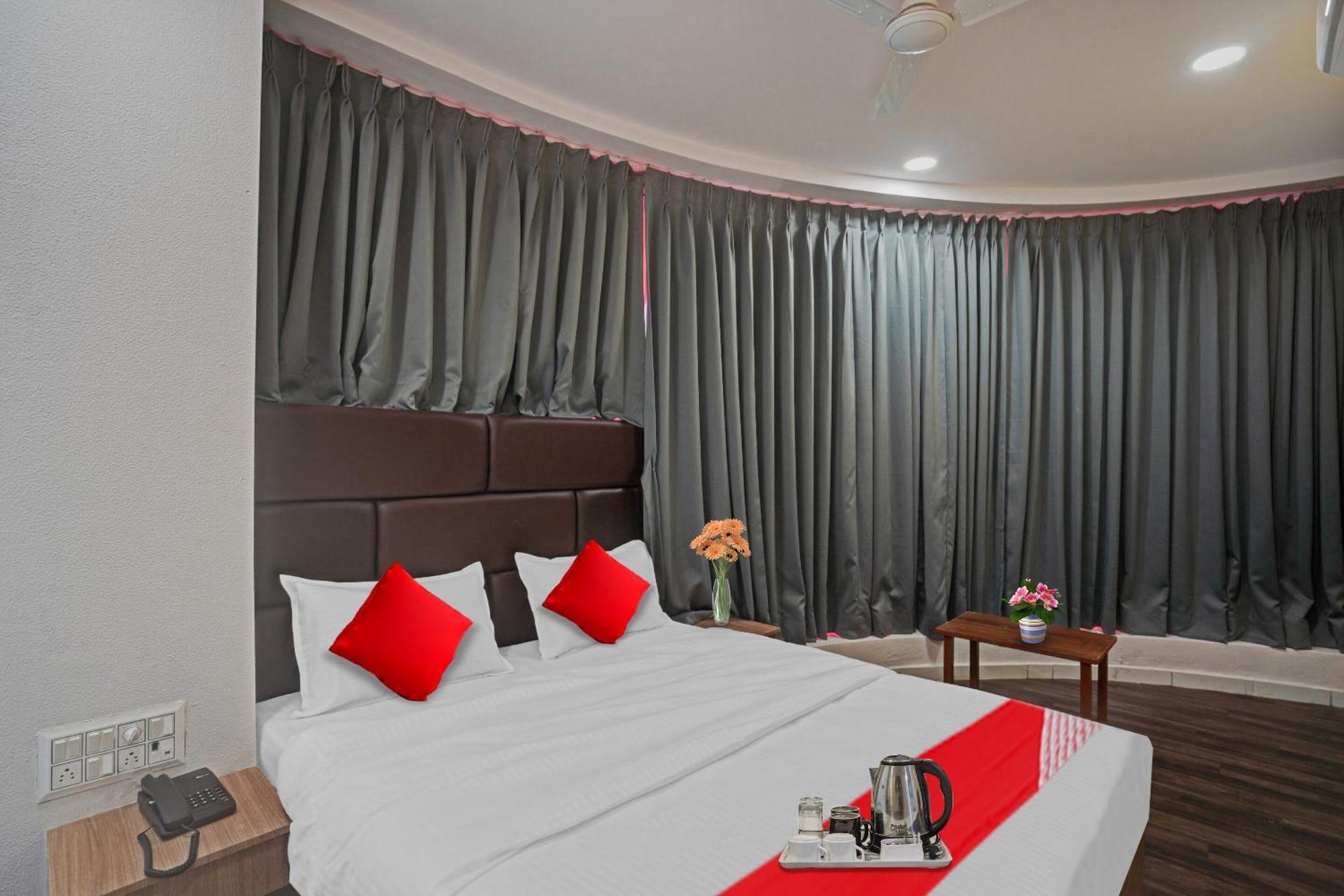 Hotel O Infinity Surat Ngoại thất bức ảnh